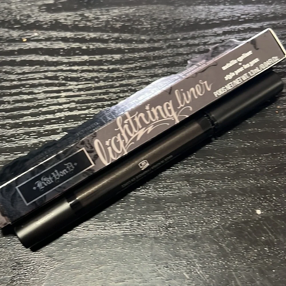 ♣️💕Host Pick! KVD Jett Lightning Metallic Eyeliner